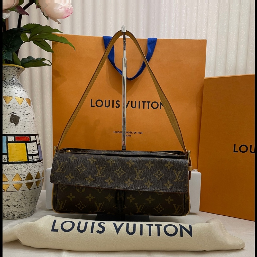 Louis Vuitton Viva Cite Mm Monogram shoulder Bag❤️